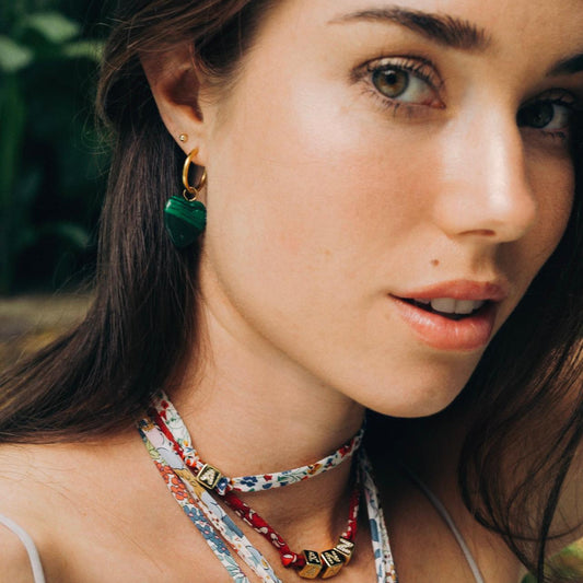 Pendientes de aro con corazón de malaquita