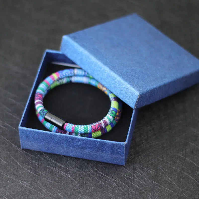 Pulsera de cuerda Bohemia para hombre, nueva, con diseño de pulseras magnéticas para atraer aventuras.