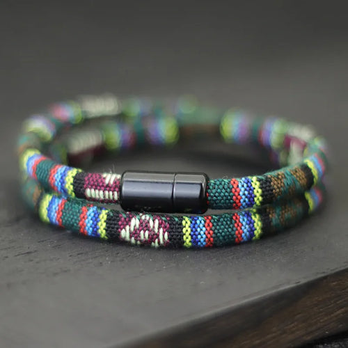Pulsera de cuerda Bohemia para hombre, nueva, con diseño de pulseras magnéticas para atraer aventuras.