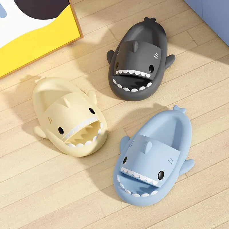 Pantuflas Feslishoet Shark con plataforma de nube suave para playa para mujer
