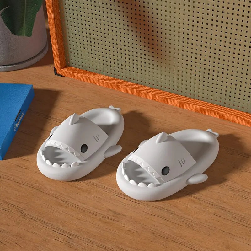 Pantuflas Feslishoet Shark con plataforma de nube suave para playa para mujer