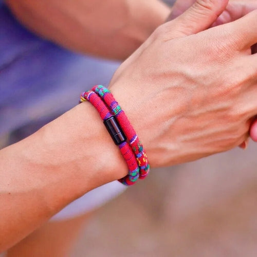 Pulsera de cuerda Bohemia para hombre, nueva, con diseño de pulseras magnéticas para atraer aventuras.
