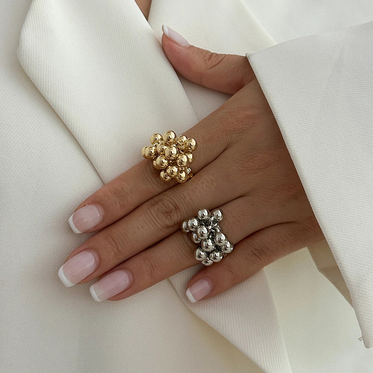 Anillo de bola pequeña CCB con diseño creativo de IngeSight.Z para mujeres y hombres. Tendencia.