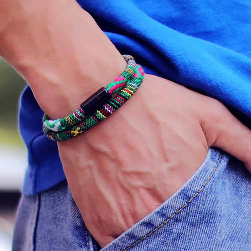 Pulsera de cuerda Bohemia para hombre, nueva, con diseño de pulseras magnéticas para atraer aventuras.