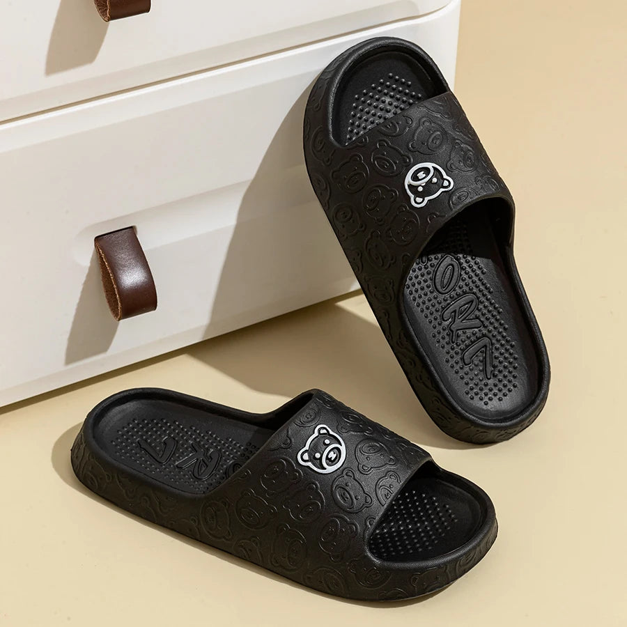 Pantuflas de verano para hombre con diseño de oso de dibujos animados, suela gruesa y suave, antideslizantes.