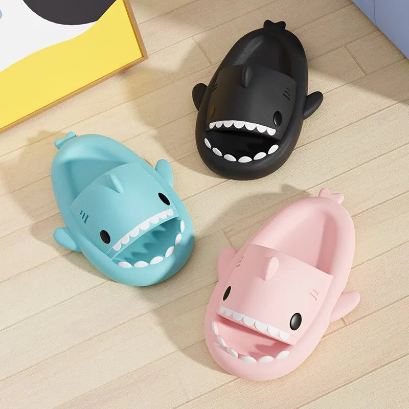 Pantuflas Feslishoet Shark con plataforma de nube suave para playa para mujer