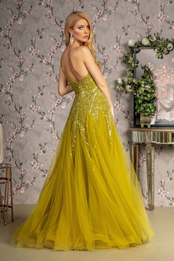 Vestido largo asimétrico de corte A con lentejuelas y malla transparente en la parte delantera