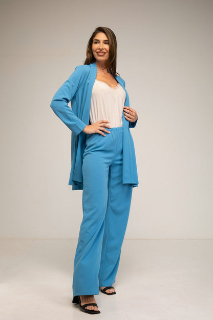 Traje de pantalón recto y chaqueta abierta 3/4 azul turquesa