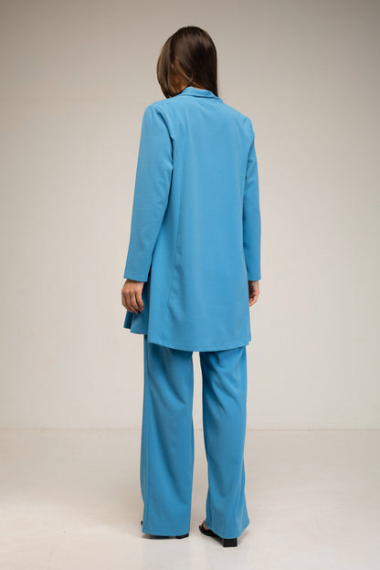 Traje de pantalón recto y chaqueta abierta 3/4 azul turquesa
