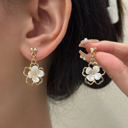 2024 New fashion hold flower earings women gender ceremony senior sense early warming party jewelry gift hot selling