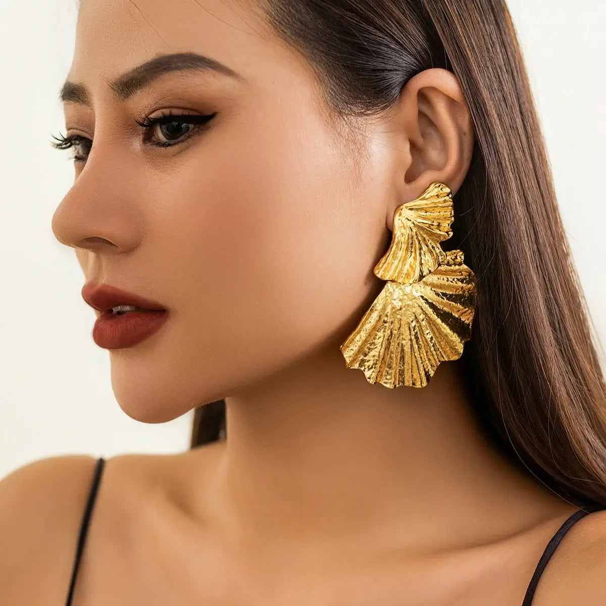Trendy Classic Ginkgo Leaf Pendant Earrings for Women Exaggerate