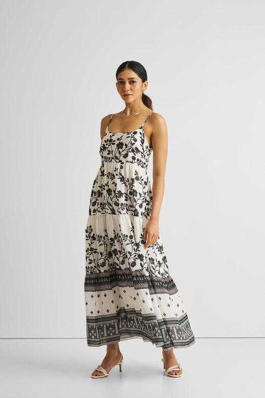 Vestido largo de tirantes con capas y estampado floral