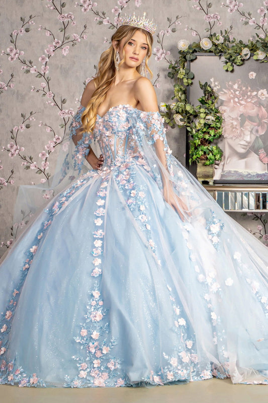 Vestido de fiesta con corpiño de malla transparente y flores 3D con drapeados largos de malla lateral